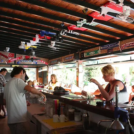 아파트호텔 Albatros 말마리스